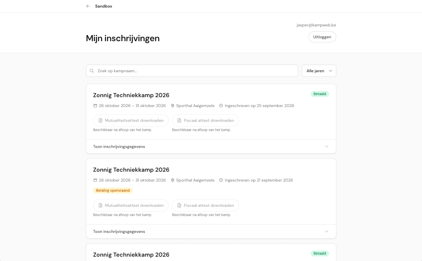 Het dashboard Mijn inschrijvingen met zoekbalk, jaarfilter en een kaart per inschrijving